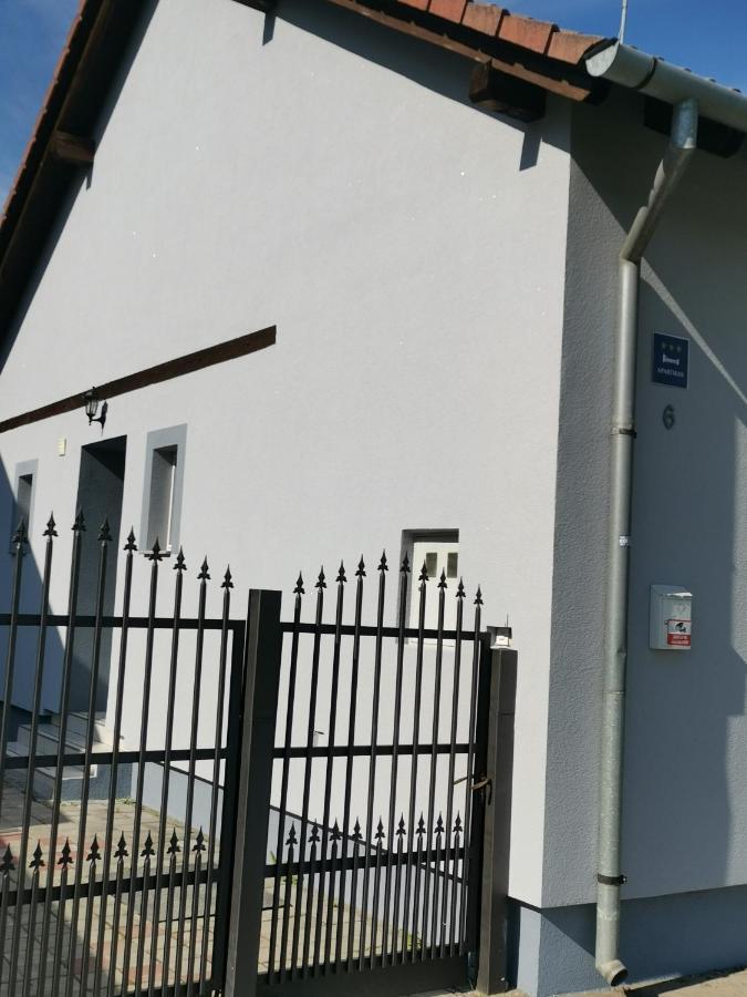 Apartman Lucija Kuca Za Odmor Vukovár Kültér fotó
